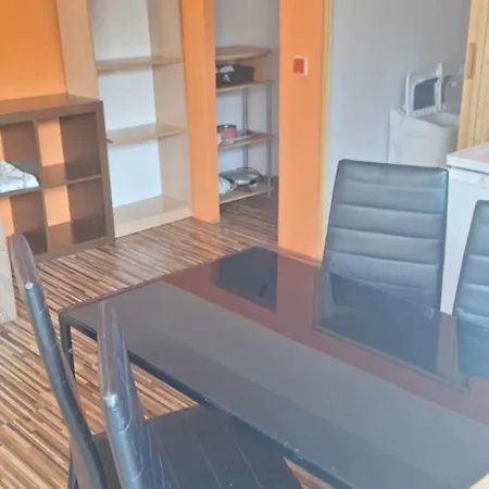 Izba Na Prenajom V Piestanoch * Piest'any